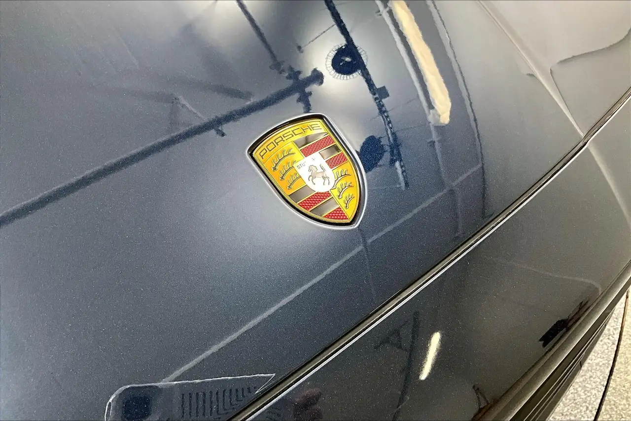 Porsche Cayenne снимка Porsche Cayenne