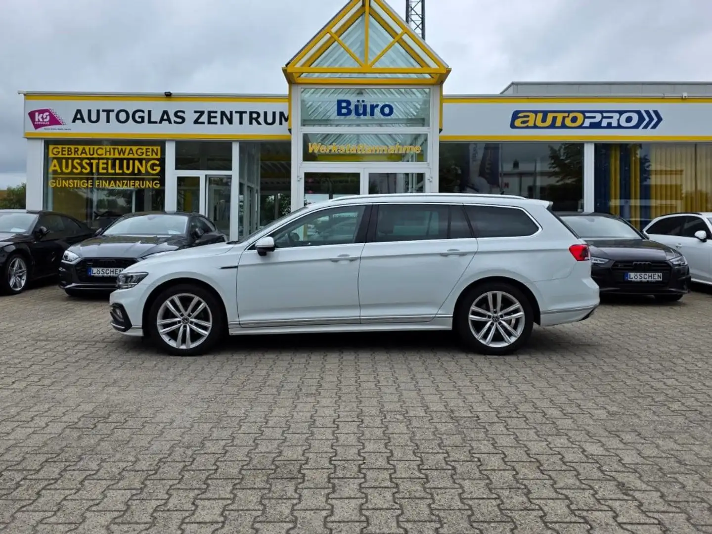 Volkswagen Passat Variant Business R-Line Standheizung AHK Bianco - 1