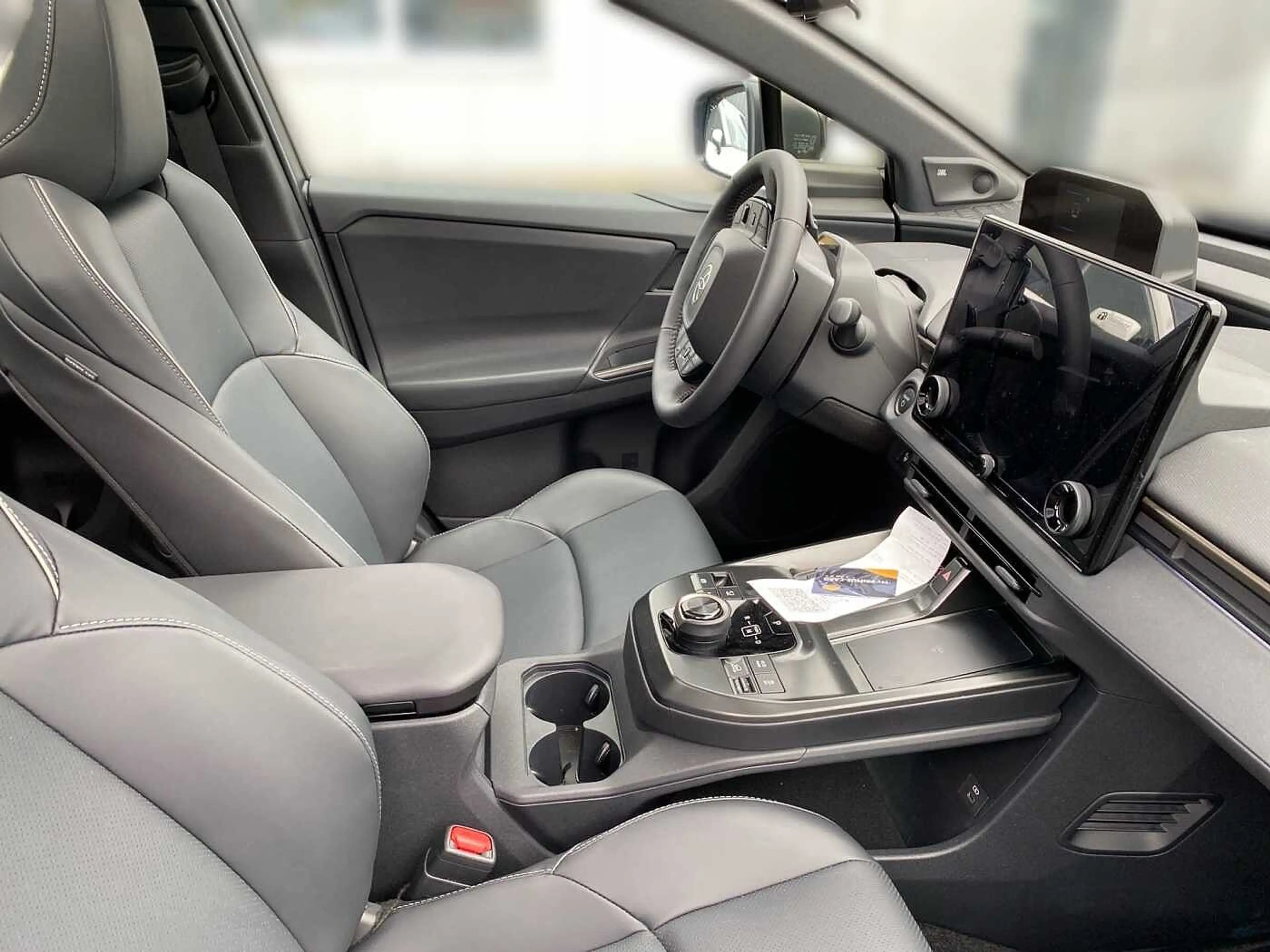 Toyota bZ4X 5-Türer Lounge 252 kW ALLRAD 360° JBL PANO — photo 6
