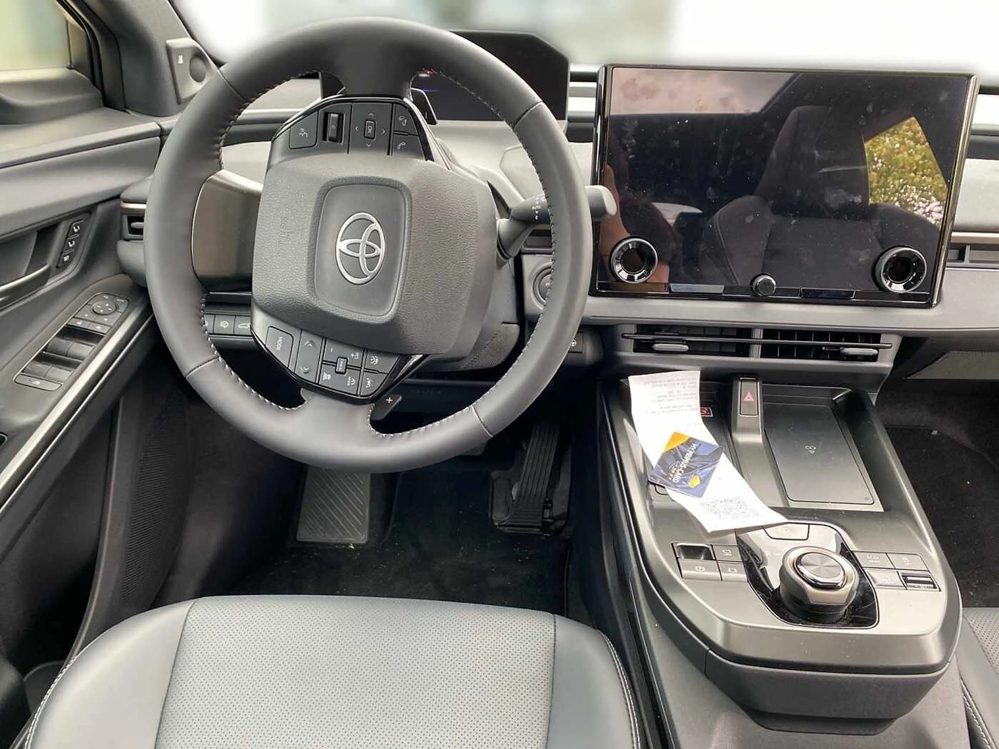 Toyota bZ4X 5-Türer Lounge 252 kW ALLRAD 360° JBL PANO — photo 8