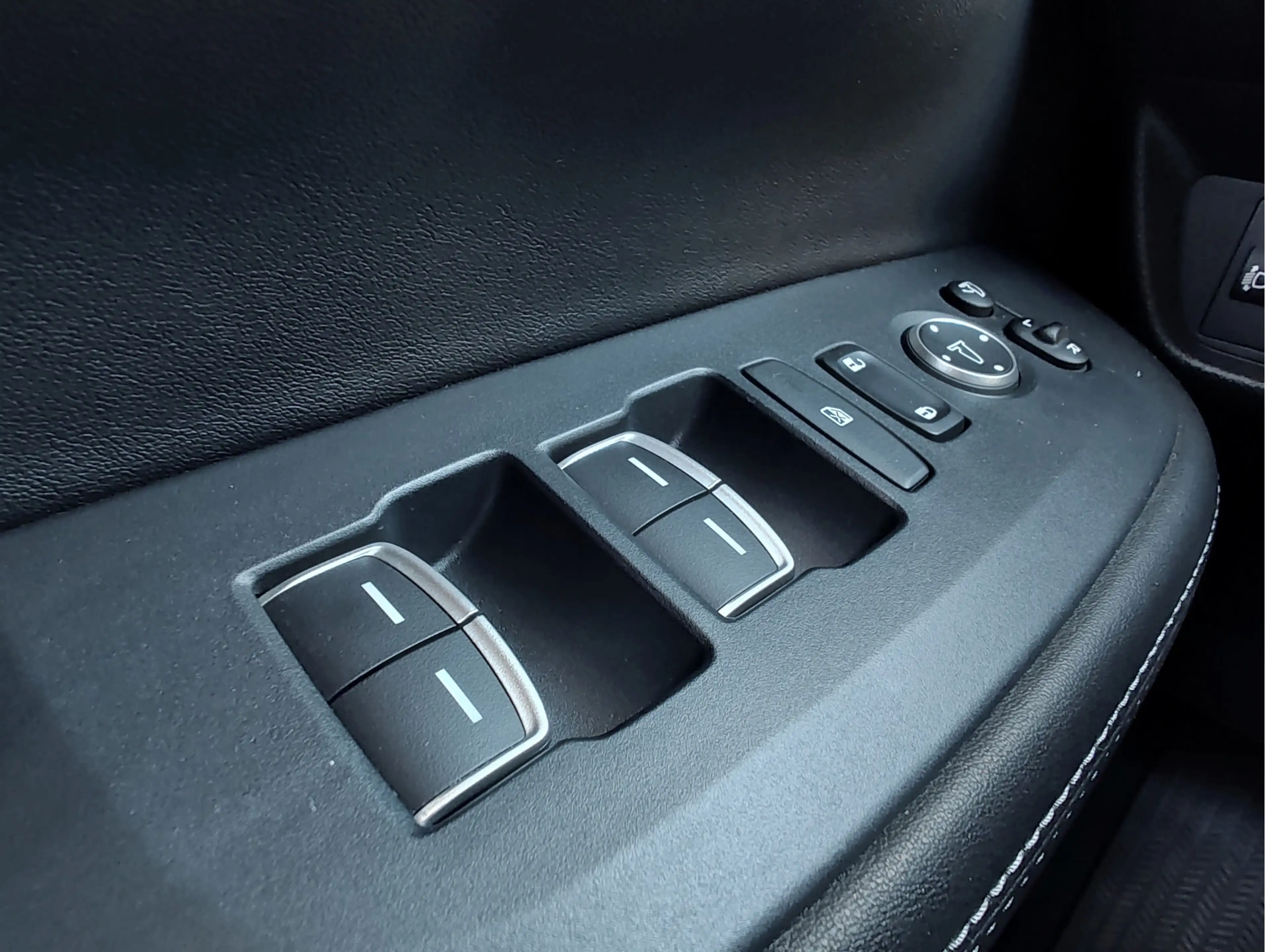 Honda ZR-V 2.0 e:HEV SPORT Keyless | Elek. verst. stoel | Ada — photo 25