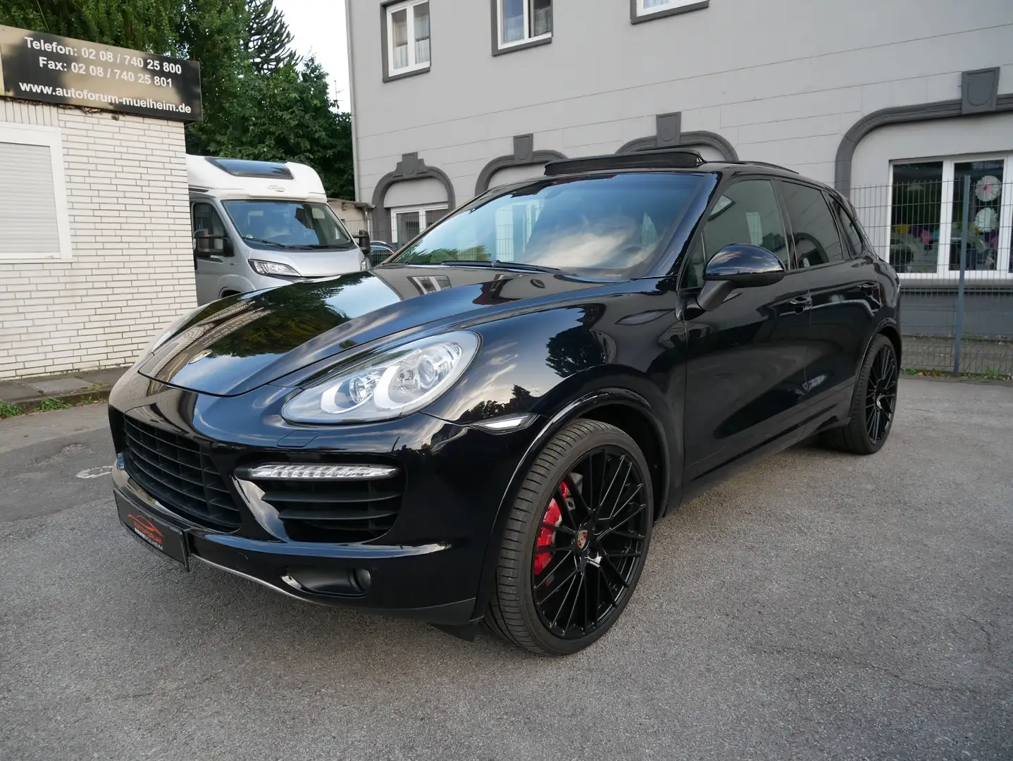 Porsche Cayenne Turbo Pano Bose Luftfed. LED Sitzklima Spur Kamera Schwarz - 1
