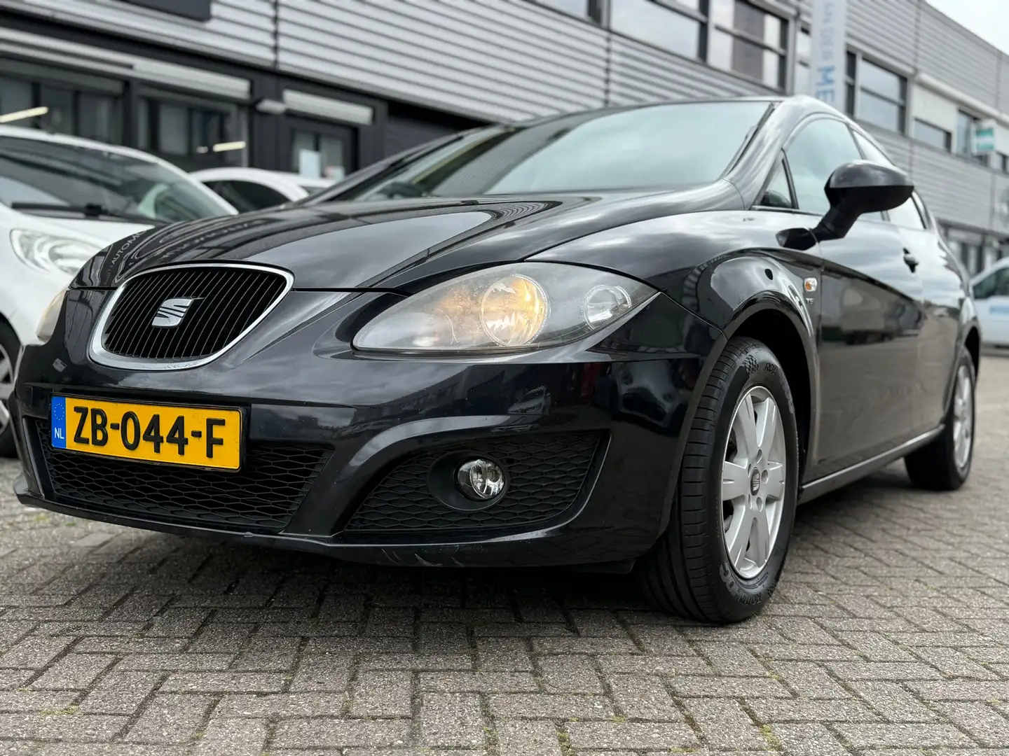 SEAT Leon 1.2 TSI Ecomotive Businessline Noir - 2