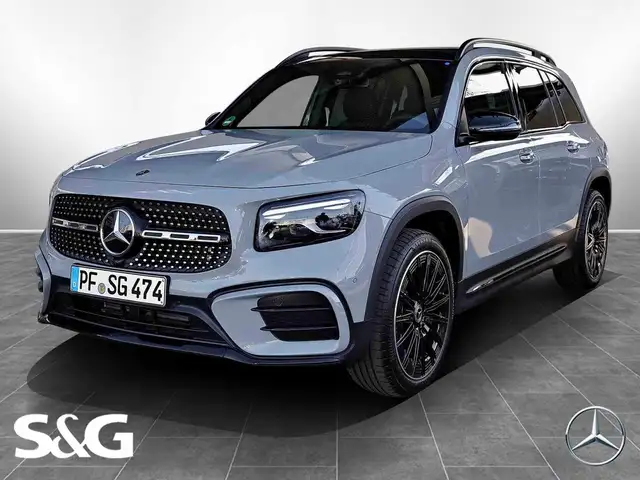 Mercedes-Benz GLB 220 4M AMG MBUX+M-LED+Pano+RüKam+AHK+Distron