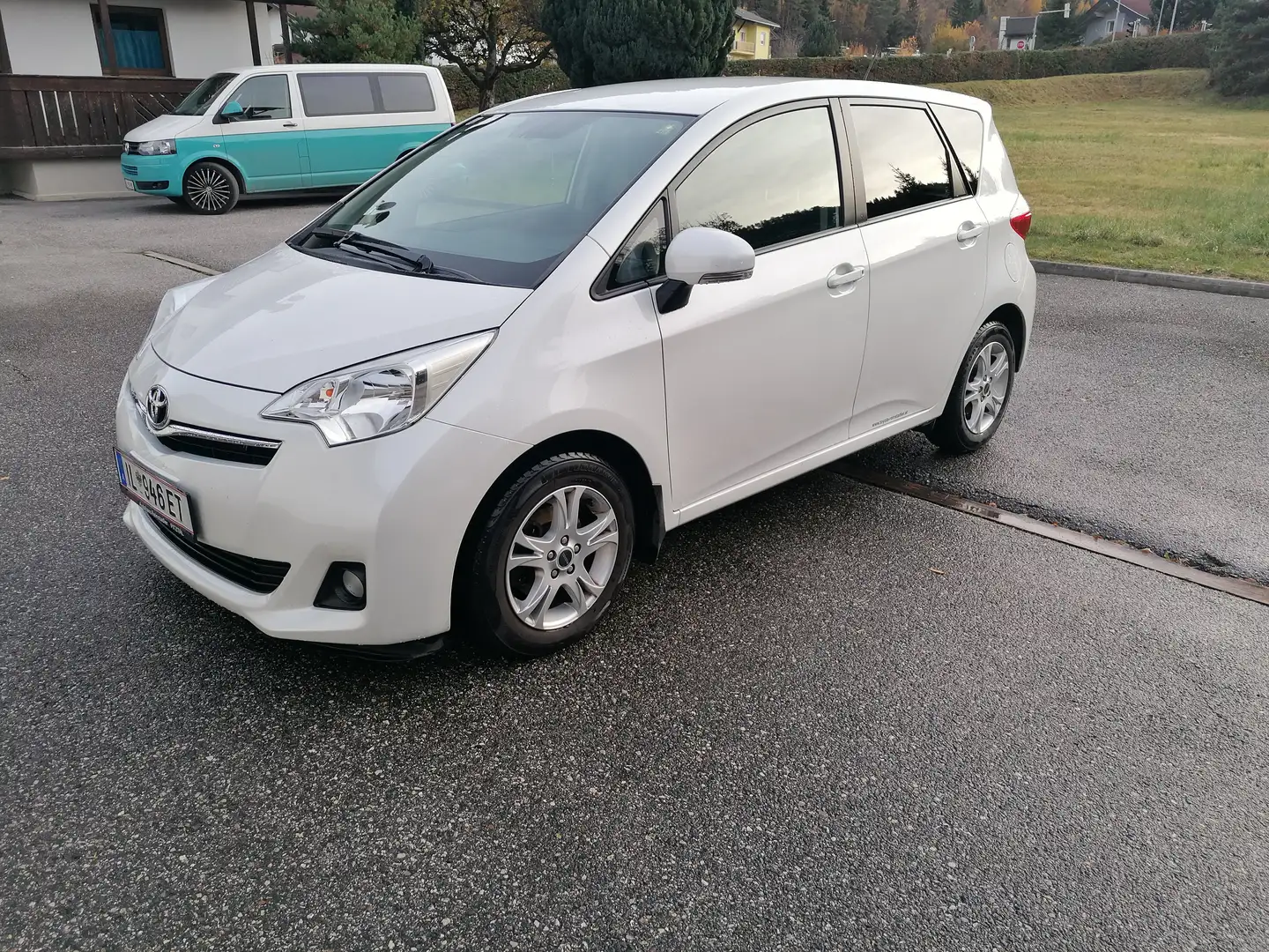 Toyota Verso-S Verso S 1,4 D-4D90 Life DPF Life Weiß - 2