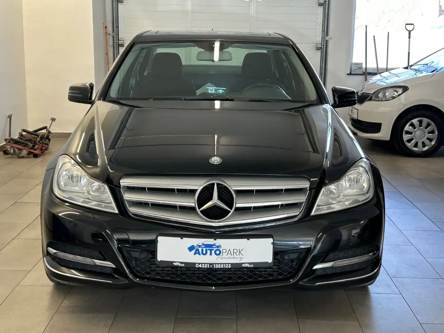 Mercedes-Benz C 200 C -Klasse Lim.  BlueEfficiency *Automatik* Schwarz - 2