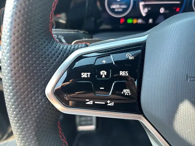 Volkswagen Golf view 10