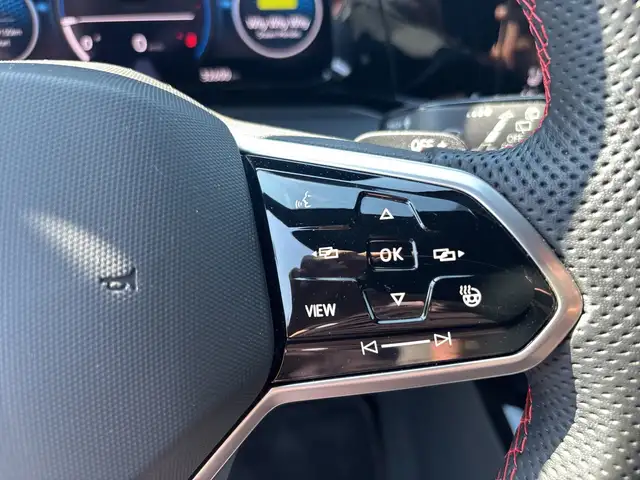Volkswagen Golf view 11