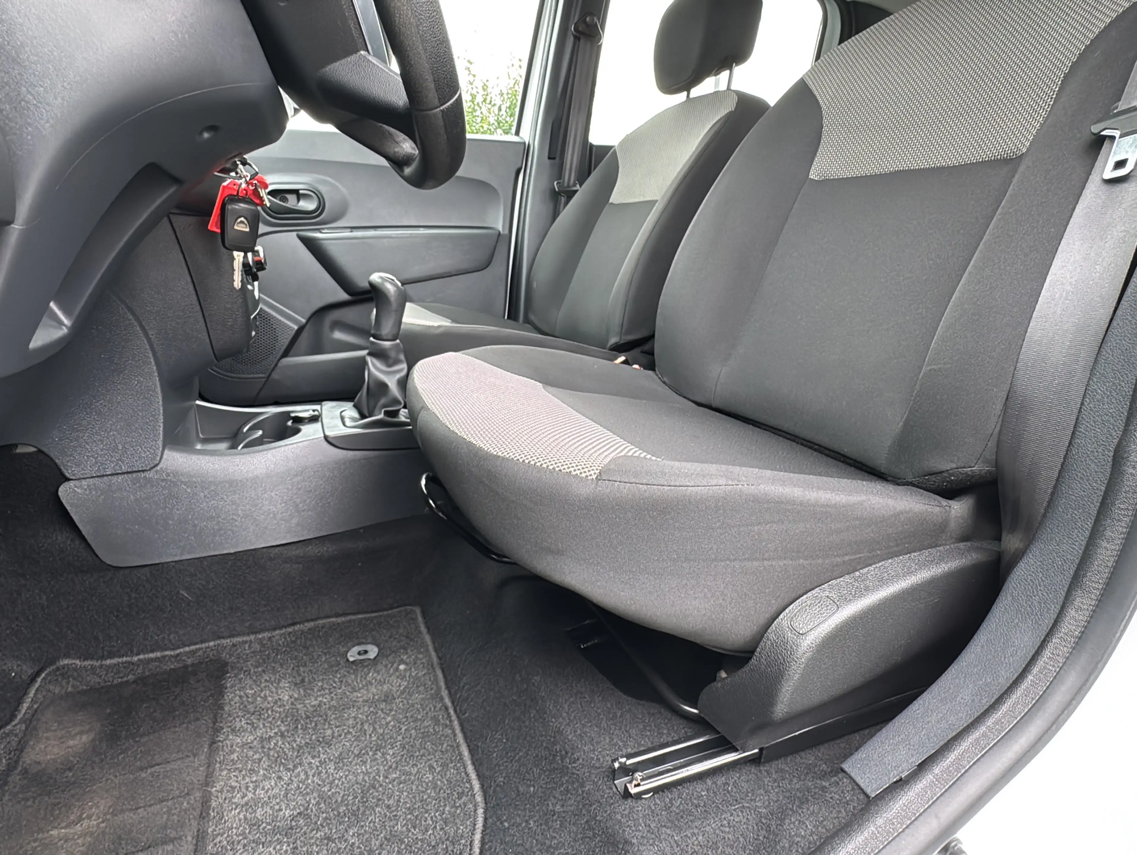 Dacia Lodgy Essential 7 Sitzer AHK Rückfahrkam Klima — photo 9