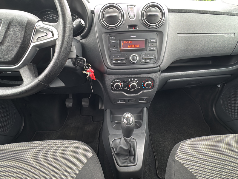 Dacia Lodgy Essential 7 Sitzer AHK Rückfahrkam Klima — photo 8