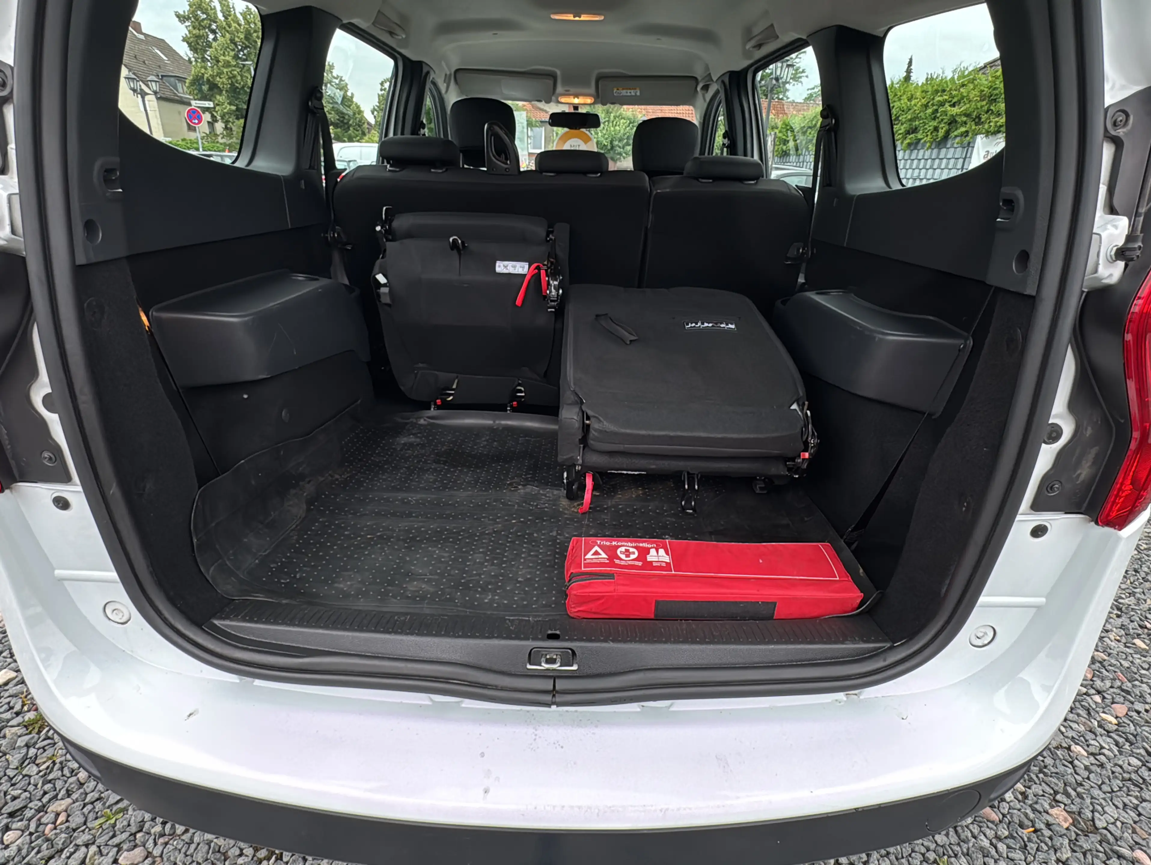 Dacia Lodgy Essential 7 Sitzer AHK Rückfahrkam Klima — photo 12