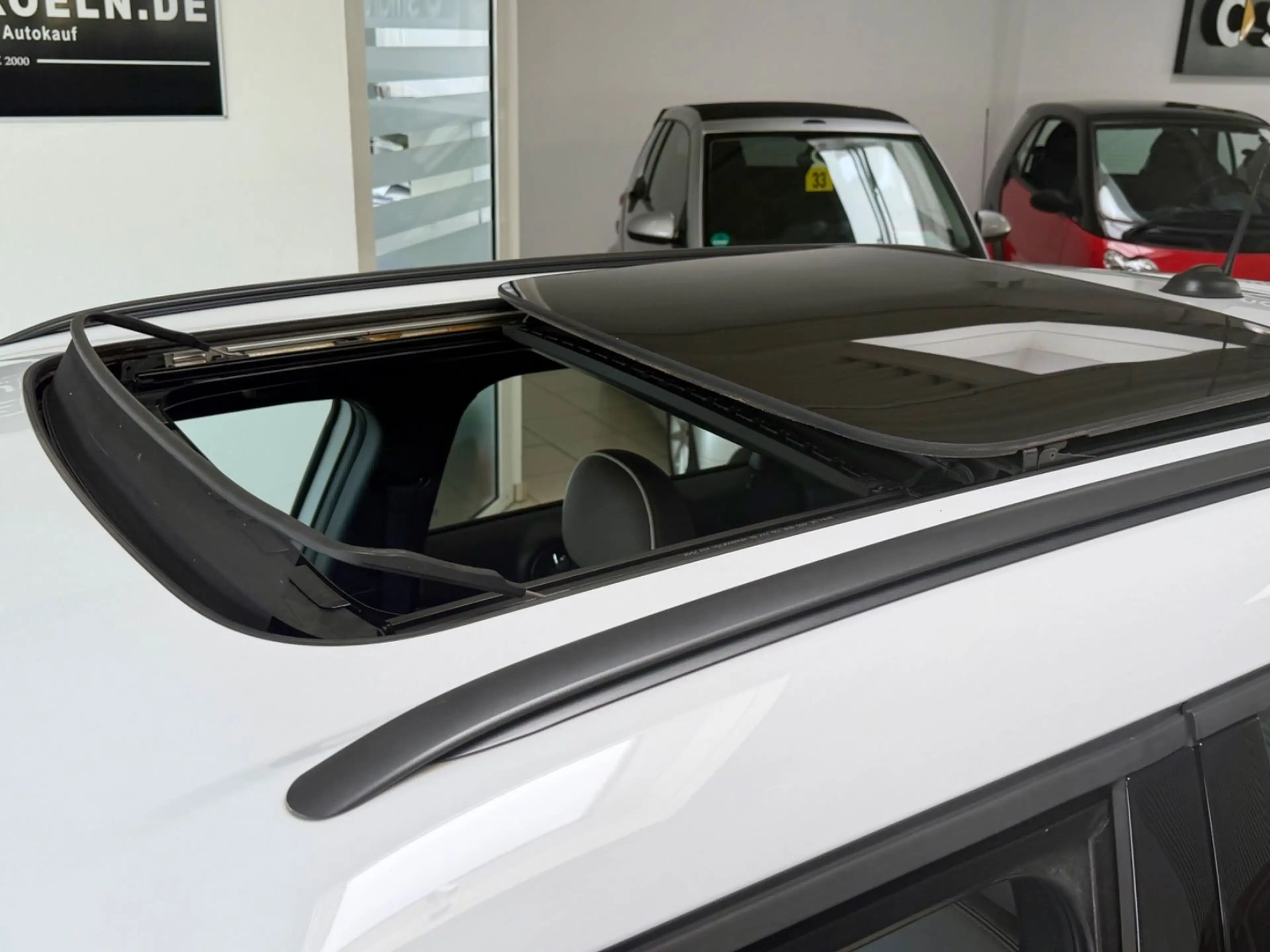 MINI Cooper S Countryman 4all Navi/Leder/Panodach — photo 9