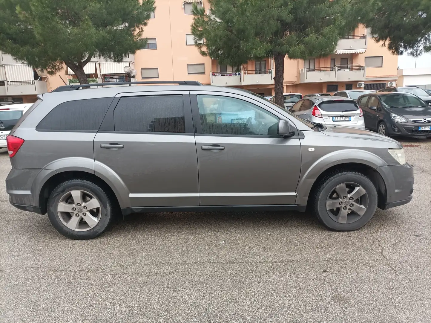Fiat Freemont Freemont 2.0 mjt 16v Urban 140cv Szürke - 1