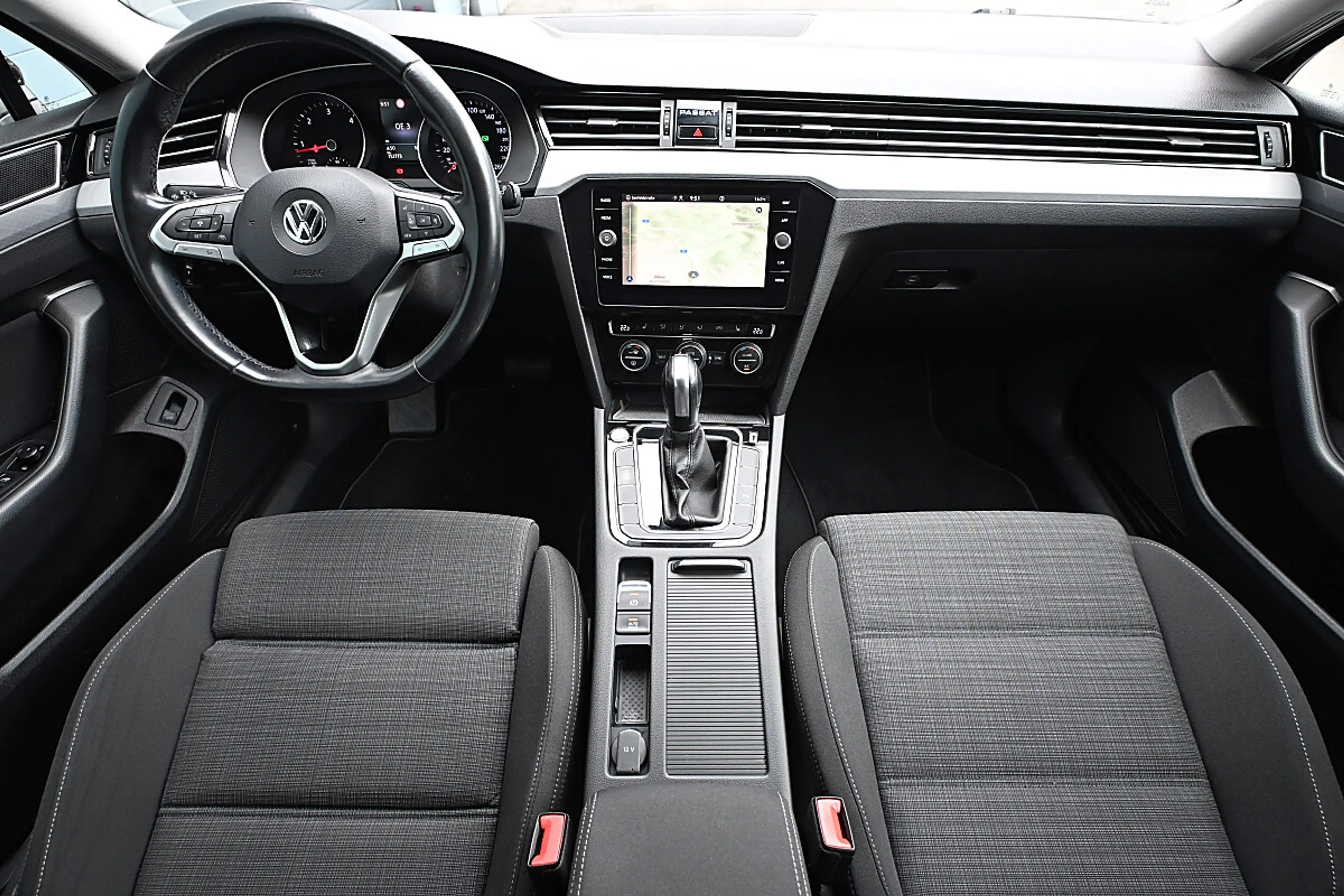 Volkswagen Passat Variant Business 1,6 SCR TDI DSG ACC, LED, Navi, Kamera... — photo 11