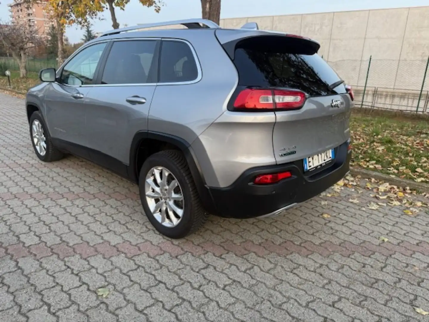Jeep Cherokee 2.0 Mjt II 170CV 4X4WD Active Drive II Limited Argent - 2
