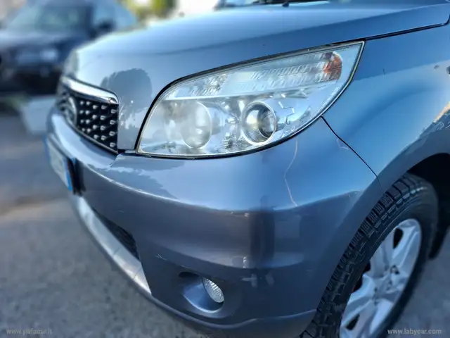 Daihatsu Terios view 4