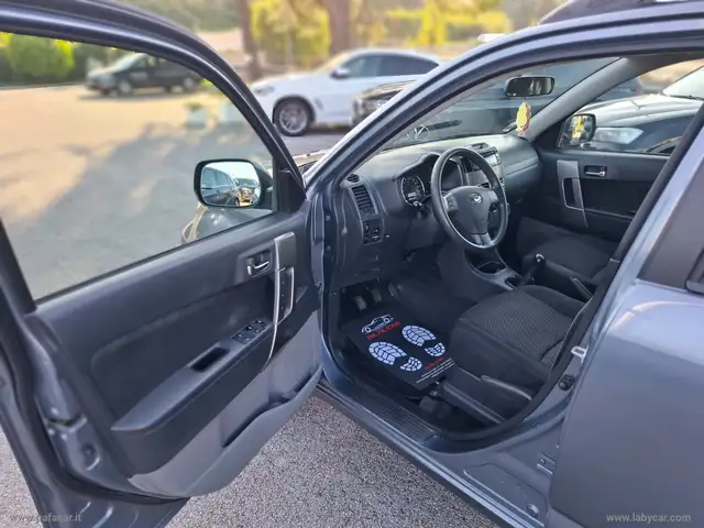 Daihatsu Terios view 6