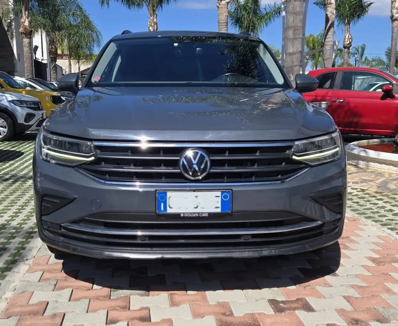 Volkswagen Tiguan 2.0 TDI 150CV Life dsg Uff Italy Lega Led USB Gris - 2
