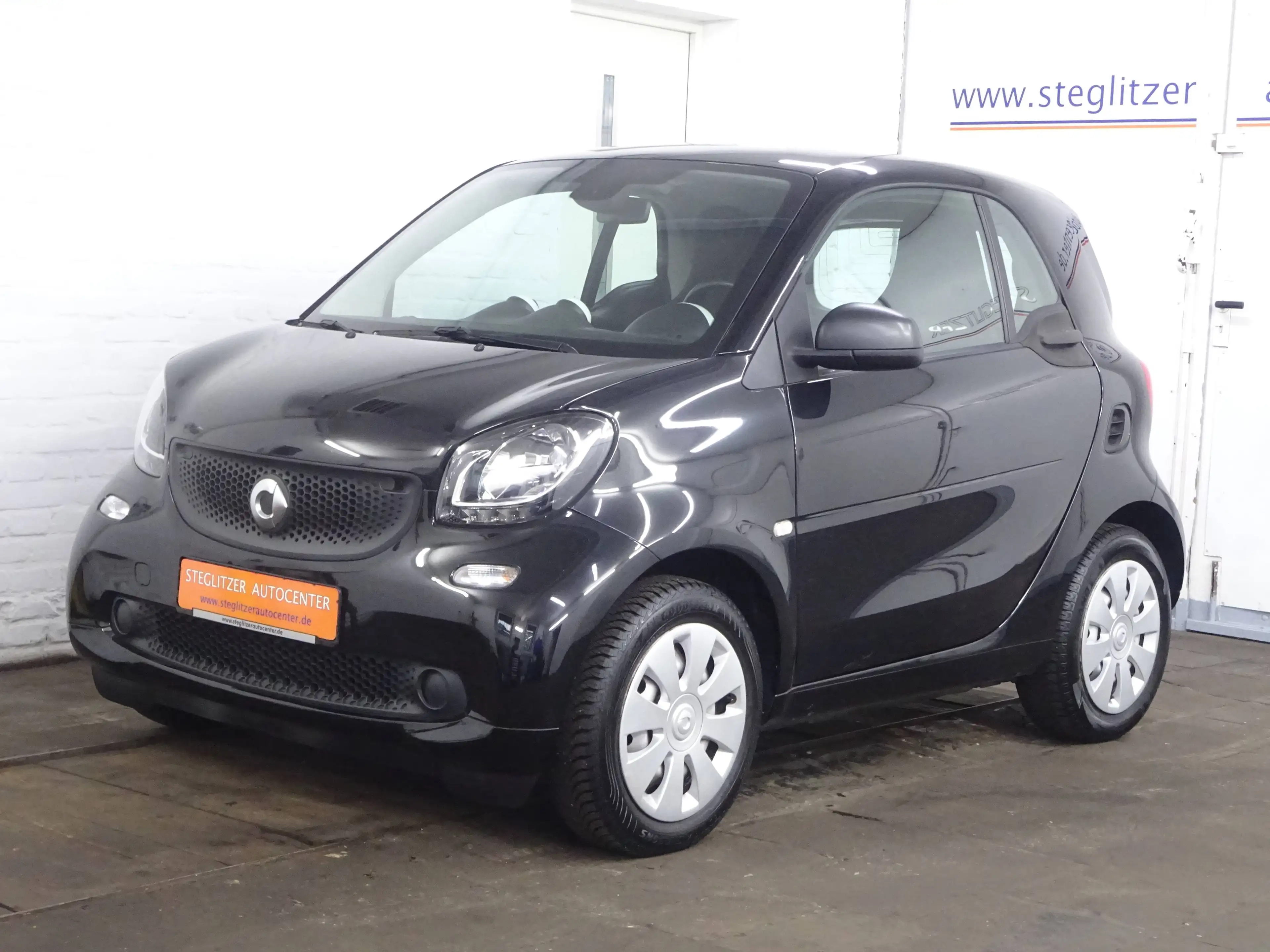 smart forTwo coupe Basis 52 kW Automatik/Panoramadach/SHZ/Tempomat/Klimaautomatik — photo 4