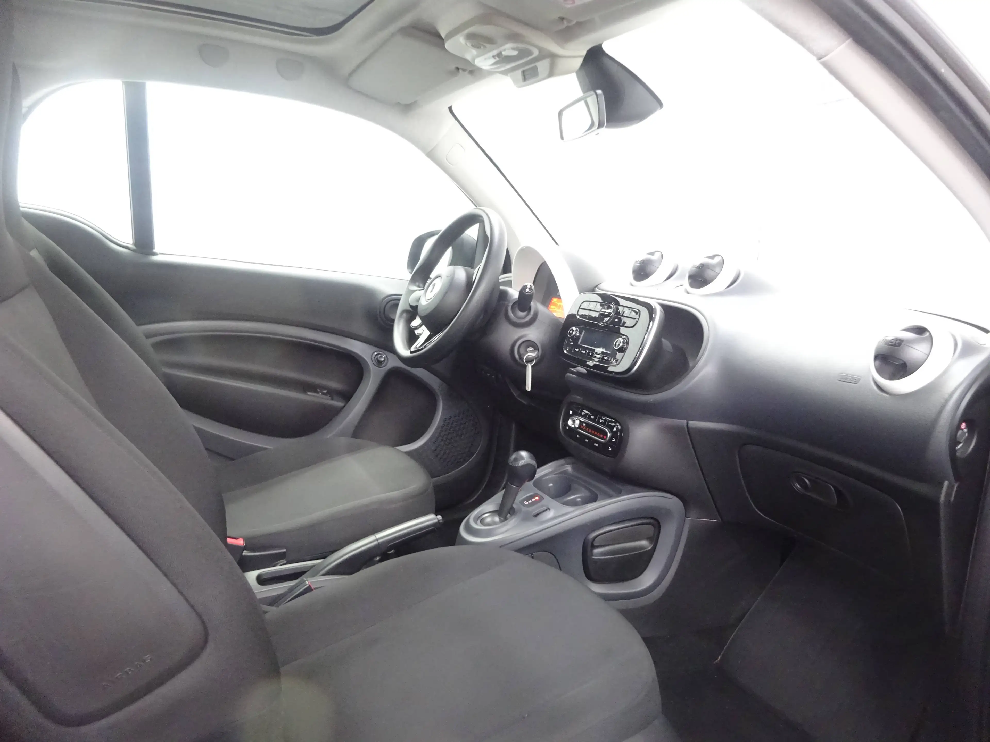 smart forTwo coupe Basis 52 kW Automatik/Panoramadach/SHZ/Tempomat/Klimaautomatik — photo 8