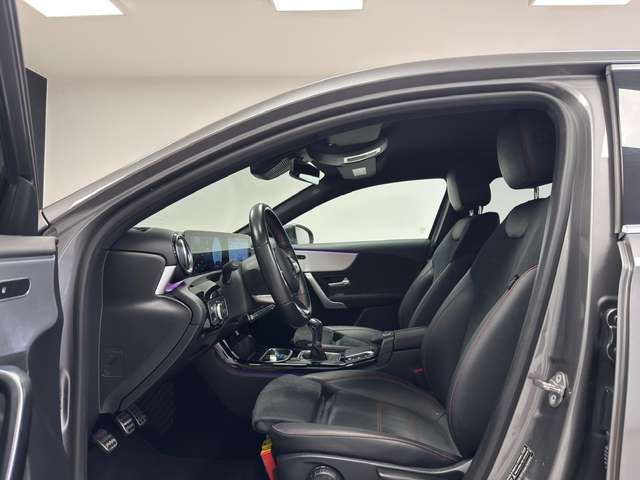 Mercedes-Benz A 180 — photo 11
