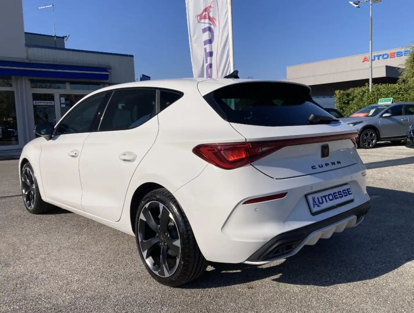 CUPRA Leon 1.5 Hybrid 150CV DSG Bianco - 2
