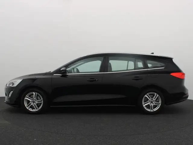 Ford Focus view 2