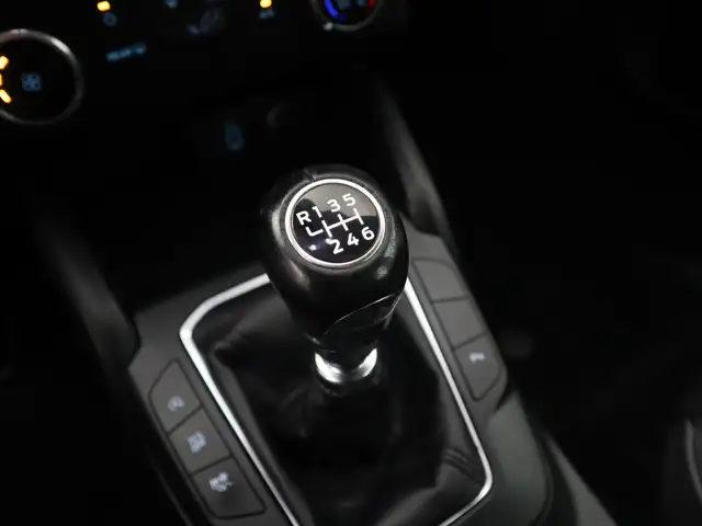 Ford Focus view 14