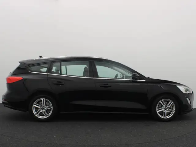 Ford Focus view 18