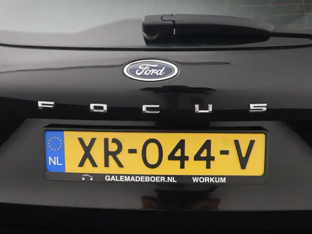 Ford Focus view 22