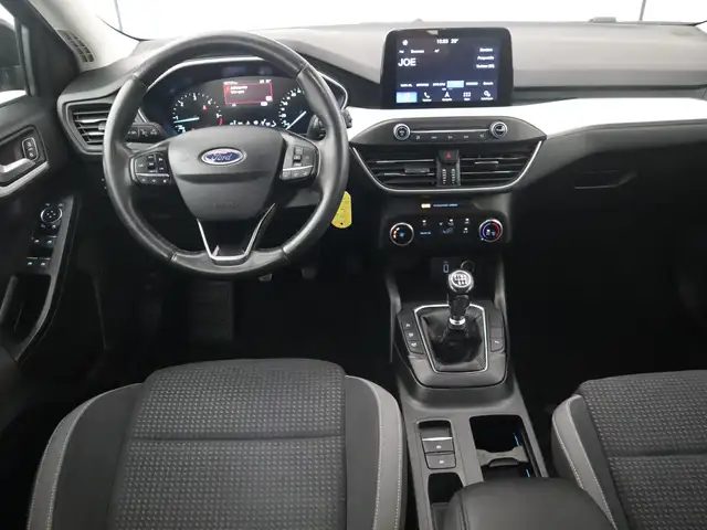Ford Focus view 8