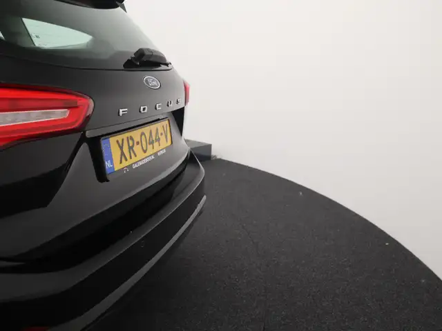 Ford Focus view 6