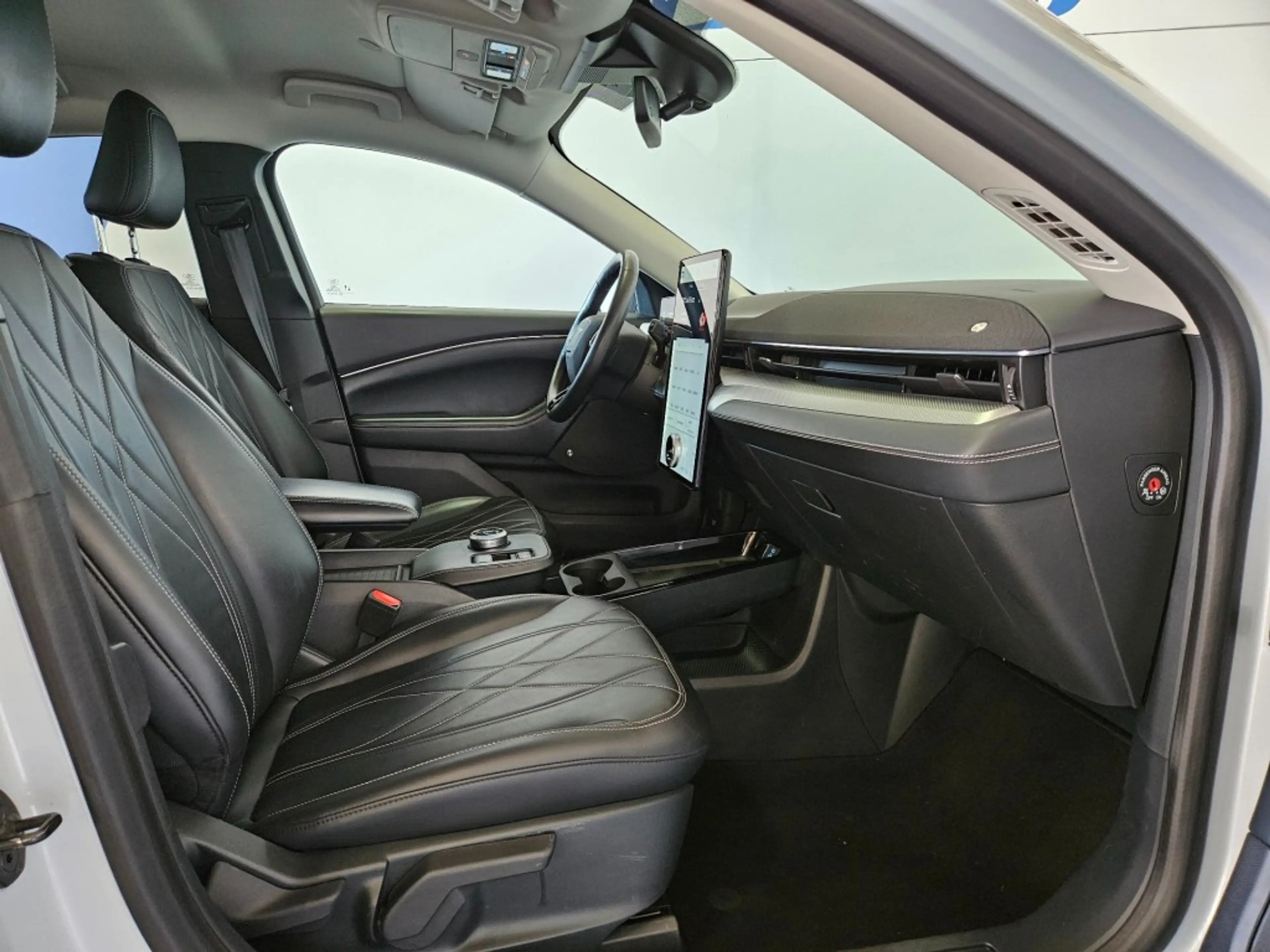 Ford Mustang Mach-E RWD 75 kWh / Leder / B&O Sound / NL Auto — photo 12