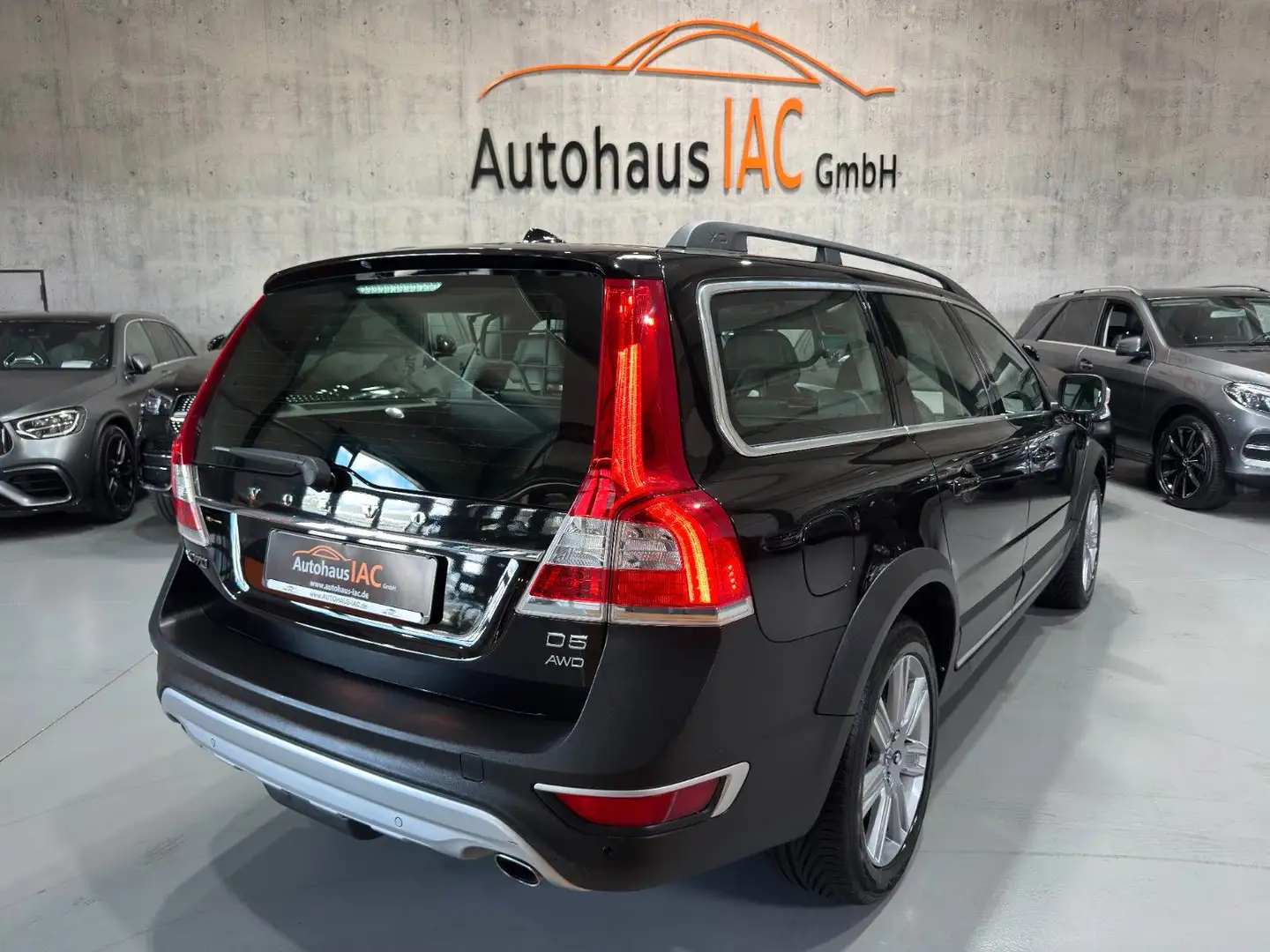 Volvo XC70 /Summum AWD/ACC/XENON/NAVI/PDC Schwarz - 2