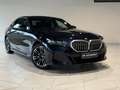 BMW 520 i M Sport|Pano|Shadow-Line|Head-up|AHK|SHZ| Zwart - thumbnail 1