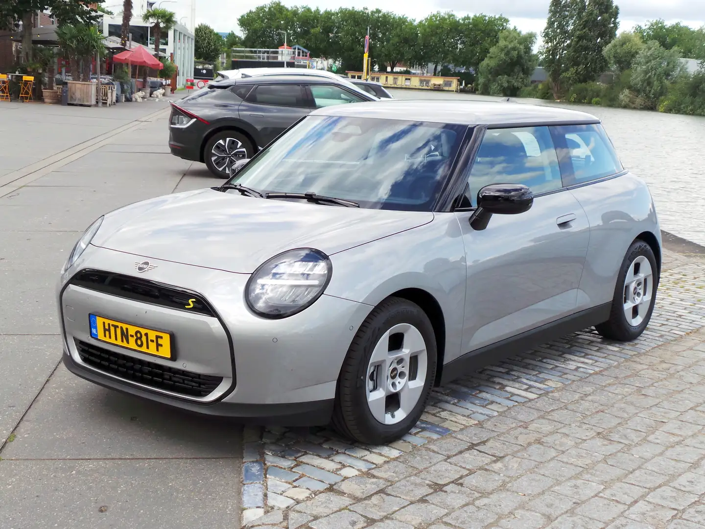 MINI Cooper SE Essential, 218-pk, Cruise, Nav, Clima, etc. Grijs - 1