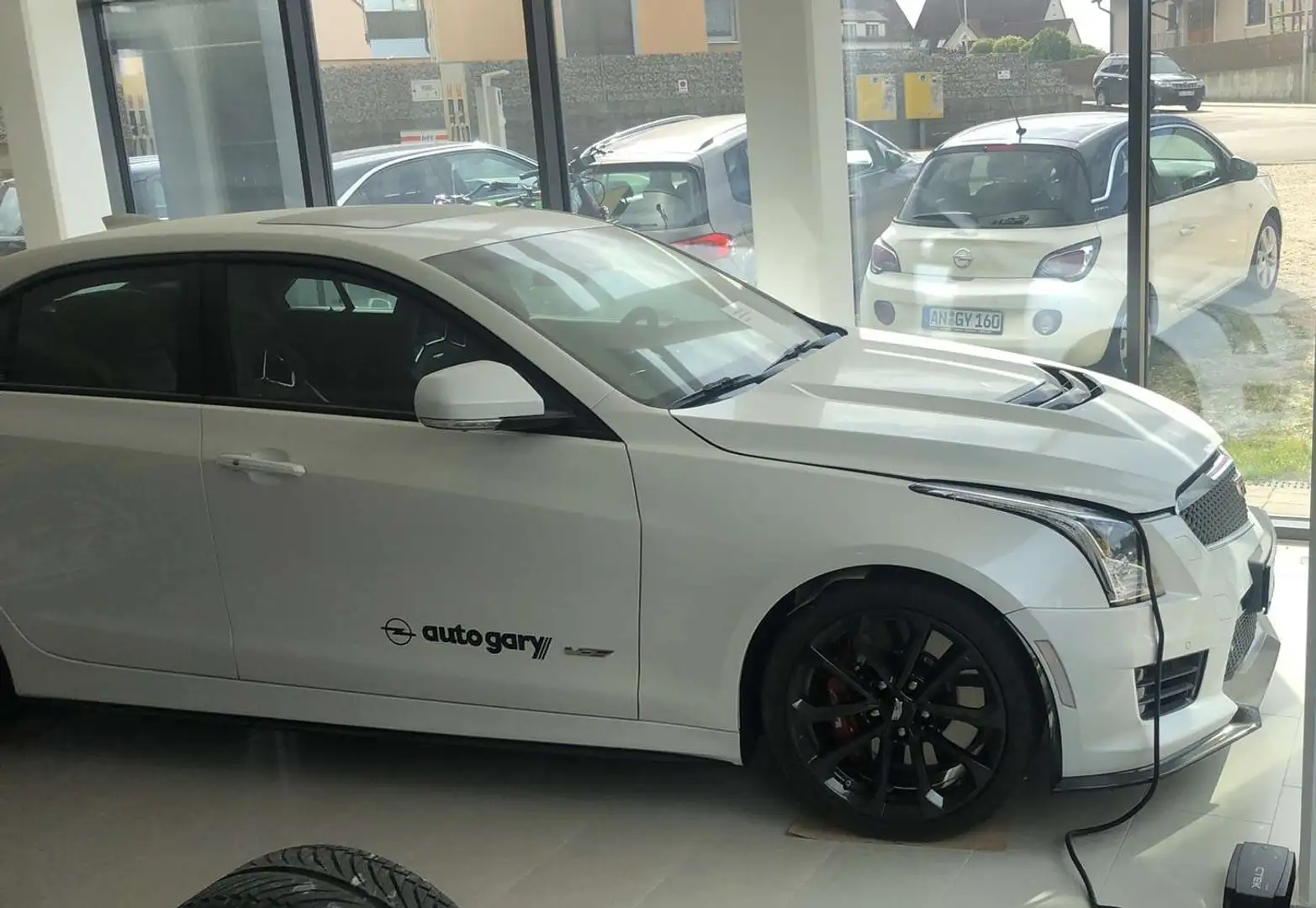 Cadillac ATS -V 3.6T V6 RWD AT Белый - 1