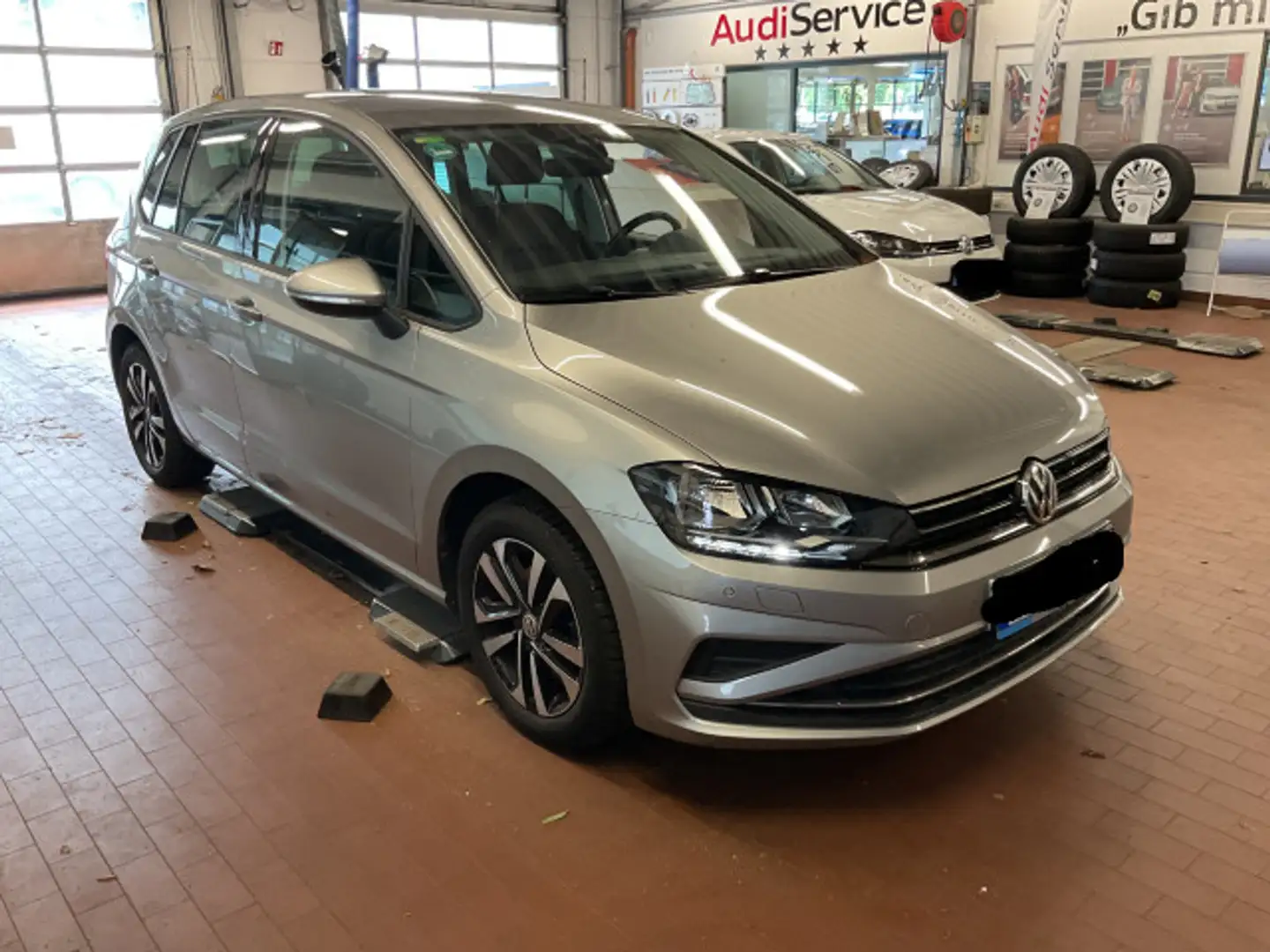 Volkswagen Golf Sportsvan Golf VII Sportsvan 1.0 TSI Ganzjahresreifen Navi Grau - 2