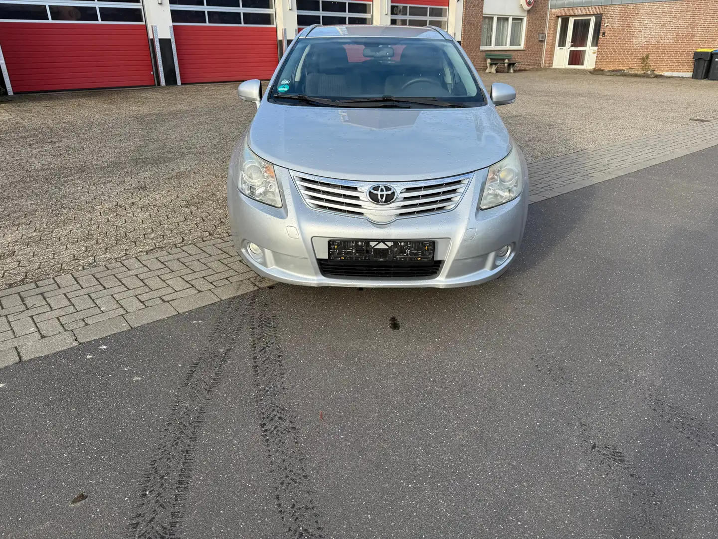 Toyota Avensis Avensis Combi Diesel Combi 2.2 D-4D Sol Серый - 2