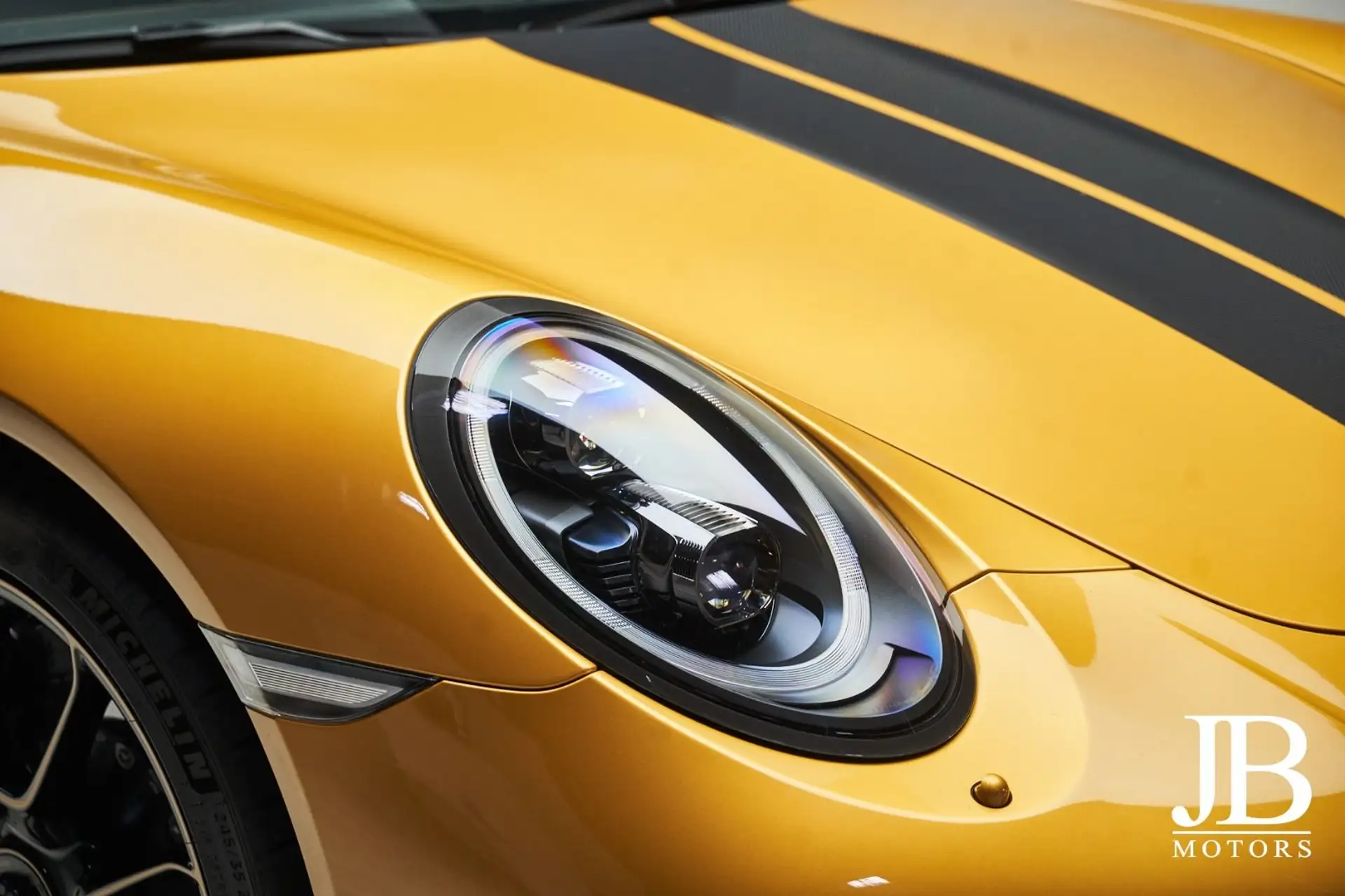 포르쉐 911 Turbo S Coupe 2018 옐로 사진 8