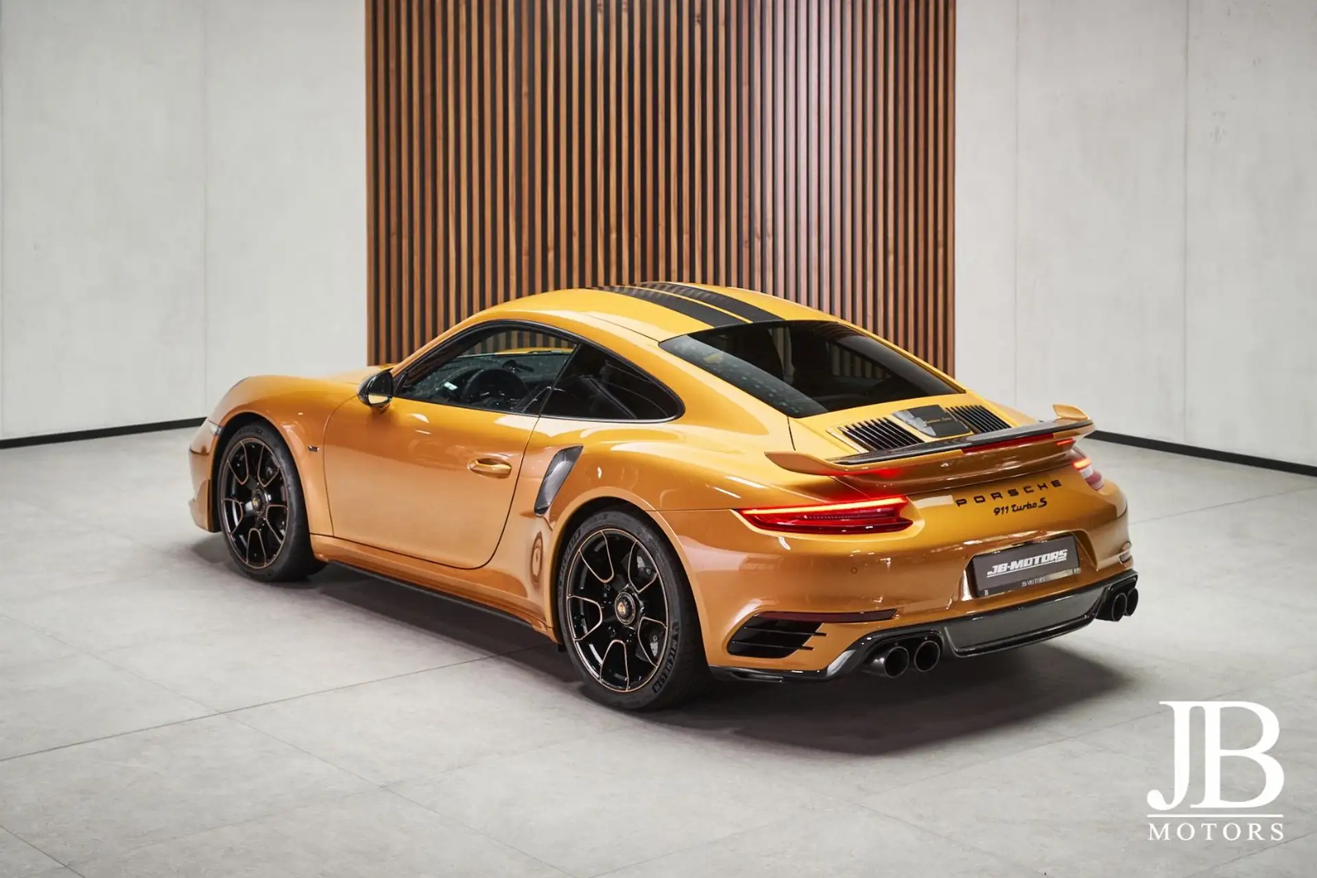 포르쉐 911 Turbo S Coupe 2018 옐로 사진 2