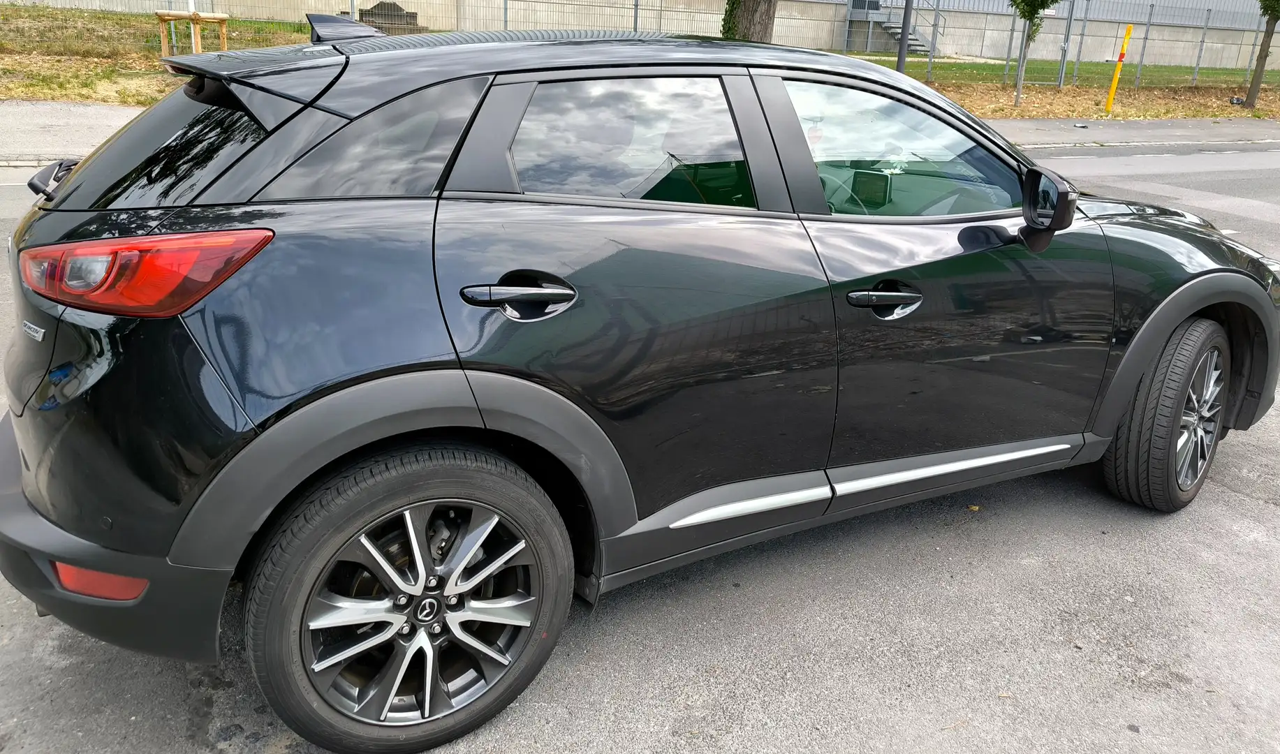 Mazda CX-3 CX-3 SKYACTIV-G 120 FWD Center-Line Schwarz - 2