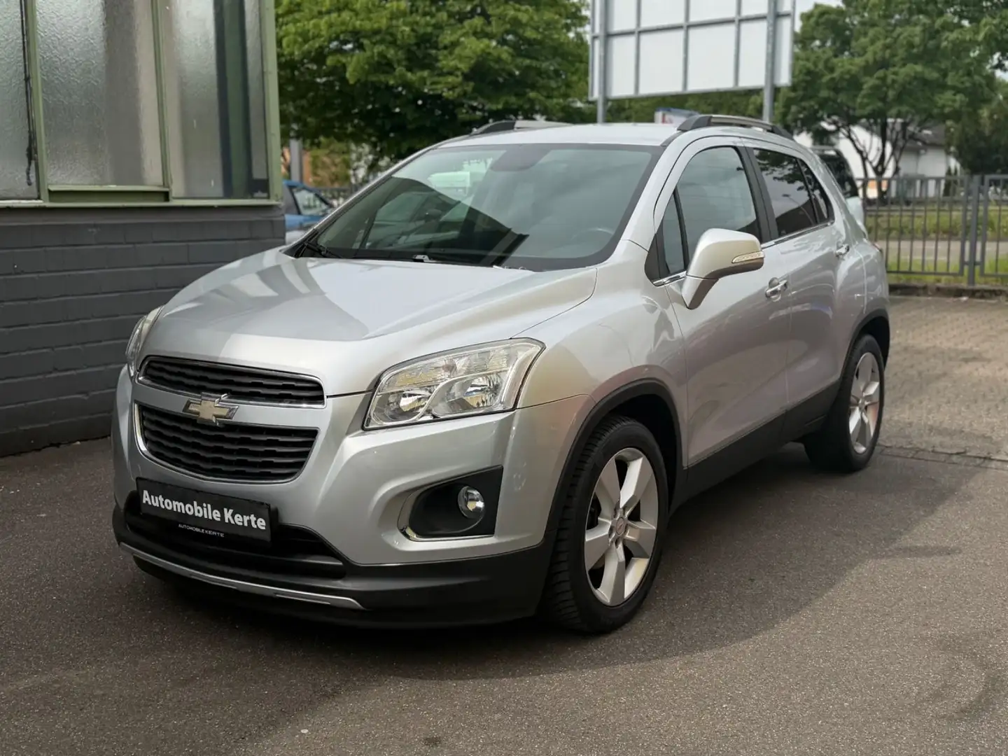 Chevrolet Trax 4x4 LT Media Klima SHZ Kamera Tempo ZV Silber - 1