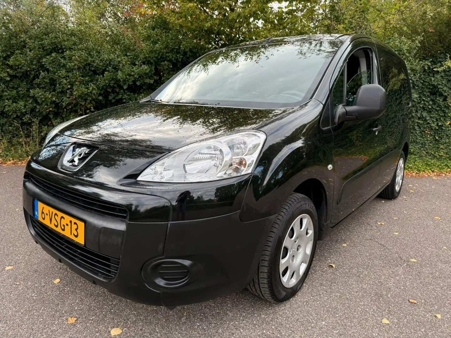 Peugeot Partner 120 1.6 e-HDI L1 XT Profit KASTEN BUS - 1