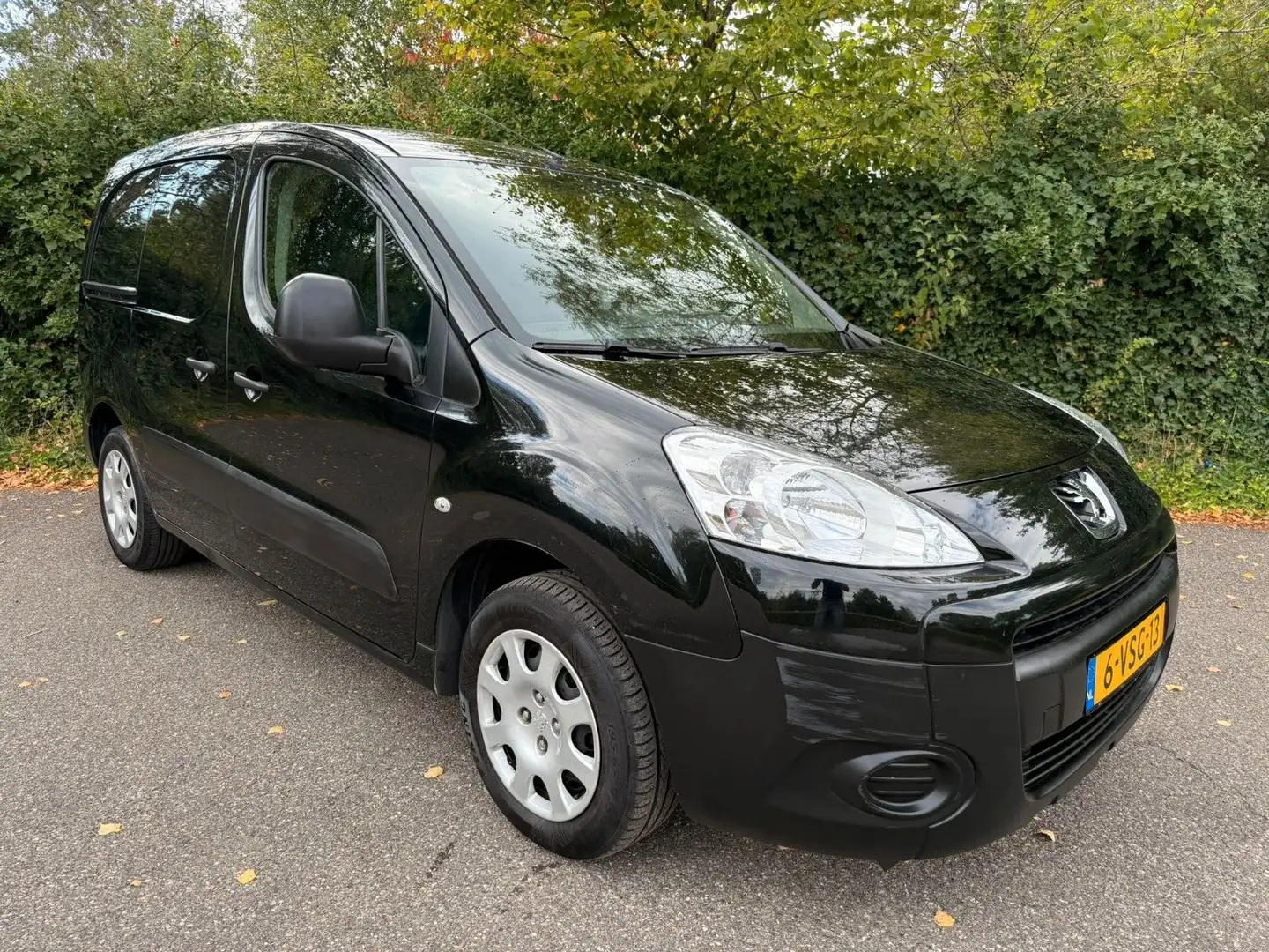 Peugeot Partner 120 1.6 e-HDI L1 XT Profit KASTEN BUS - 2