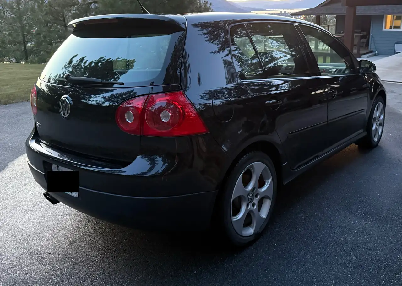 Volkswagen Golf GTI снимка Volkswagen Golf GTI