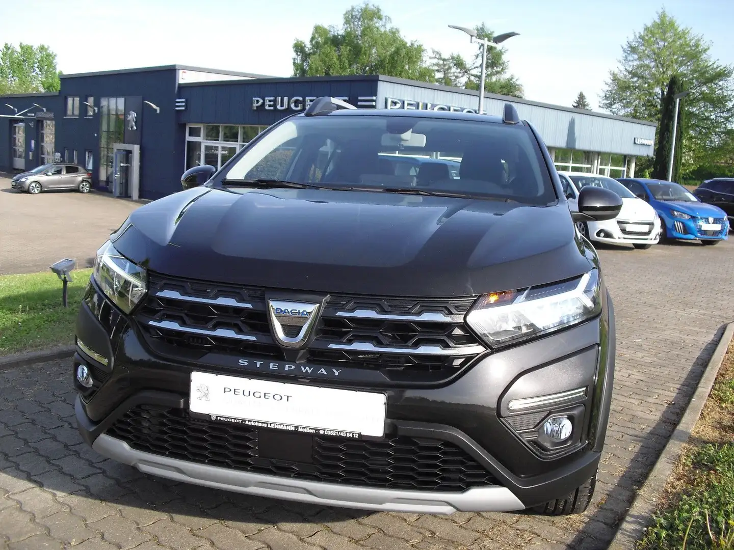 Dacia Sandero III Stepway Comfort *AUTOMATIK* Schwarz - 2