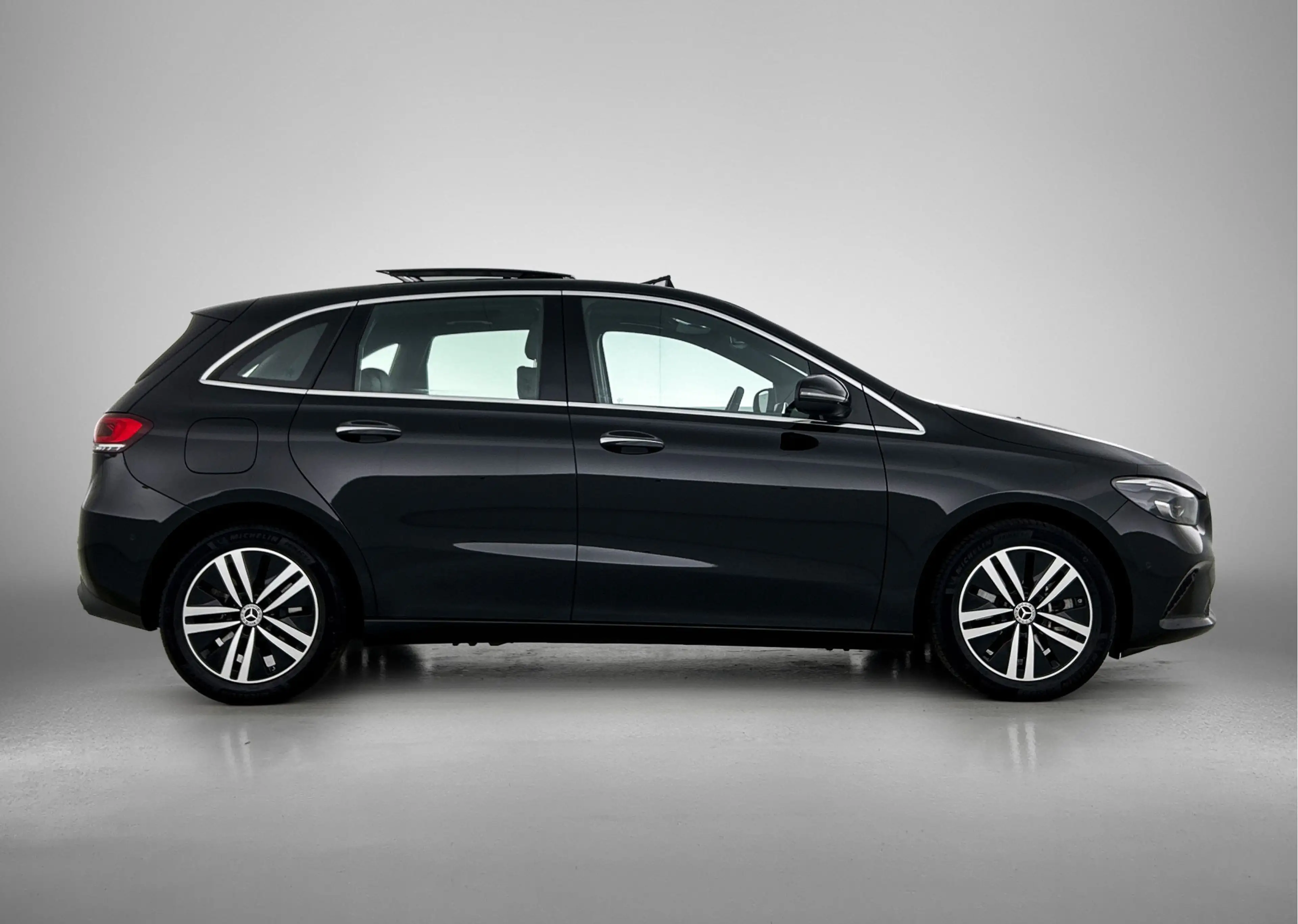 Mercedes-Benz B 250 e Business Solution Luxury Limited | achteruitrijc — photo 15
