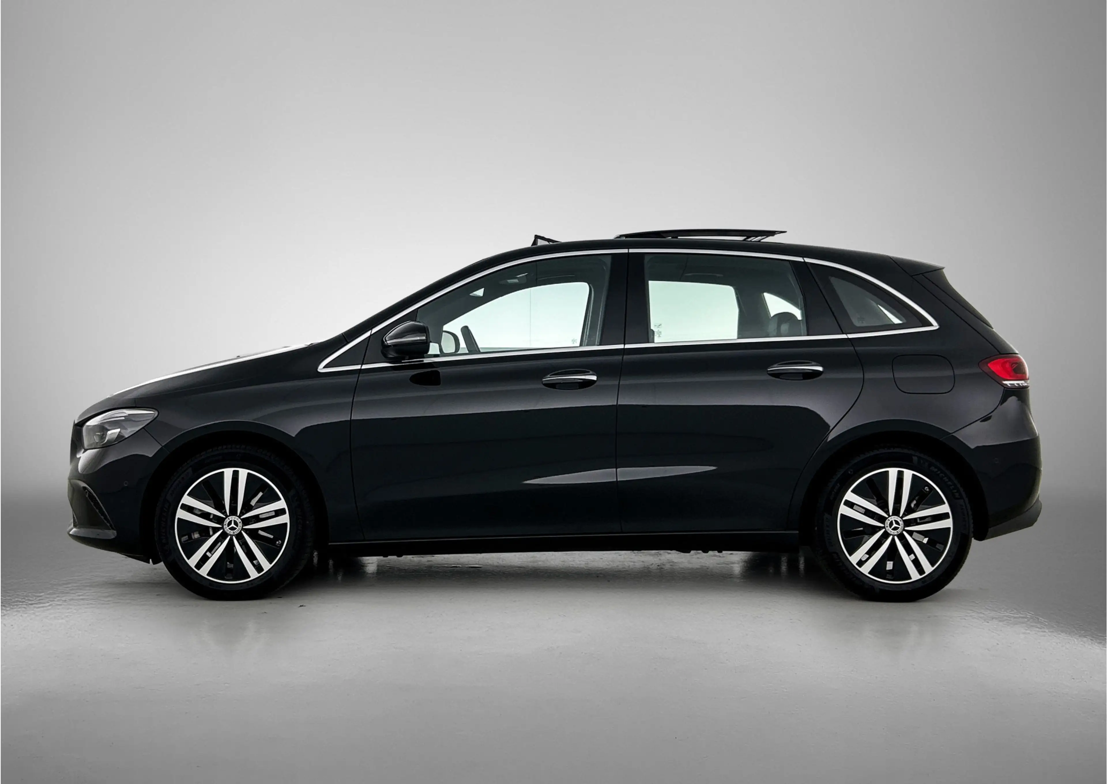 Mercedes-Benz B 250 e Business Solution Luxury Limited | achteruitrijc — photo 3