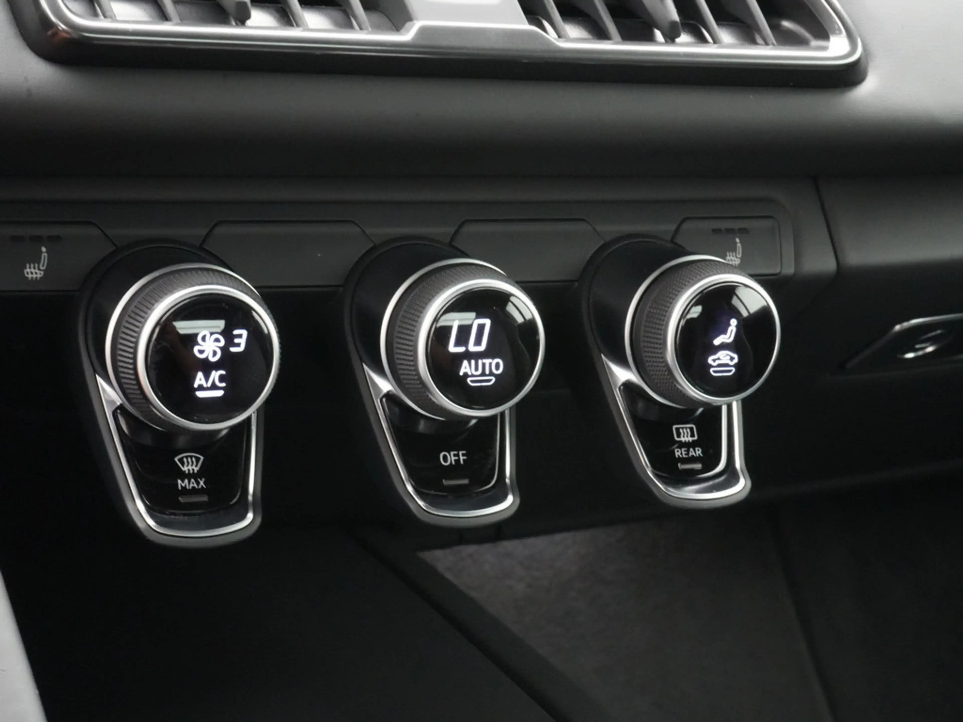 Audi R8 Coupe performance KAM NAVI VIRT LEDER SHZ — photo 9